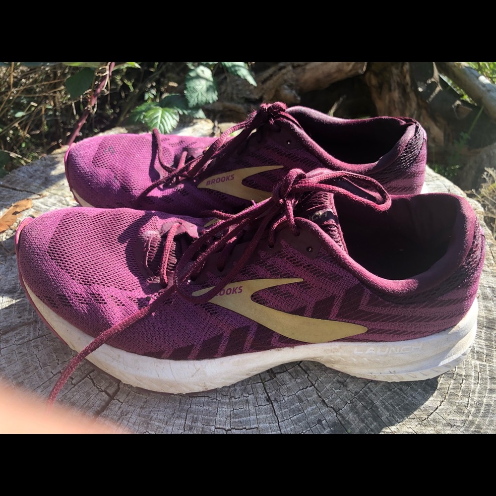 Brooks Launch 6 Women's Maroon Sneakers Size 7.5B